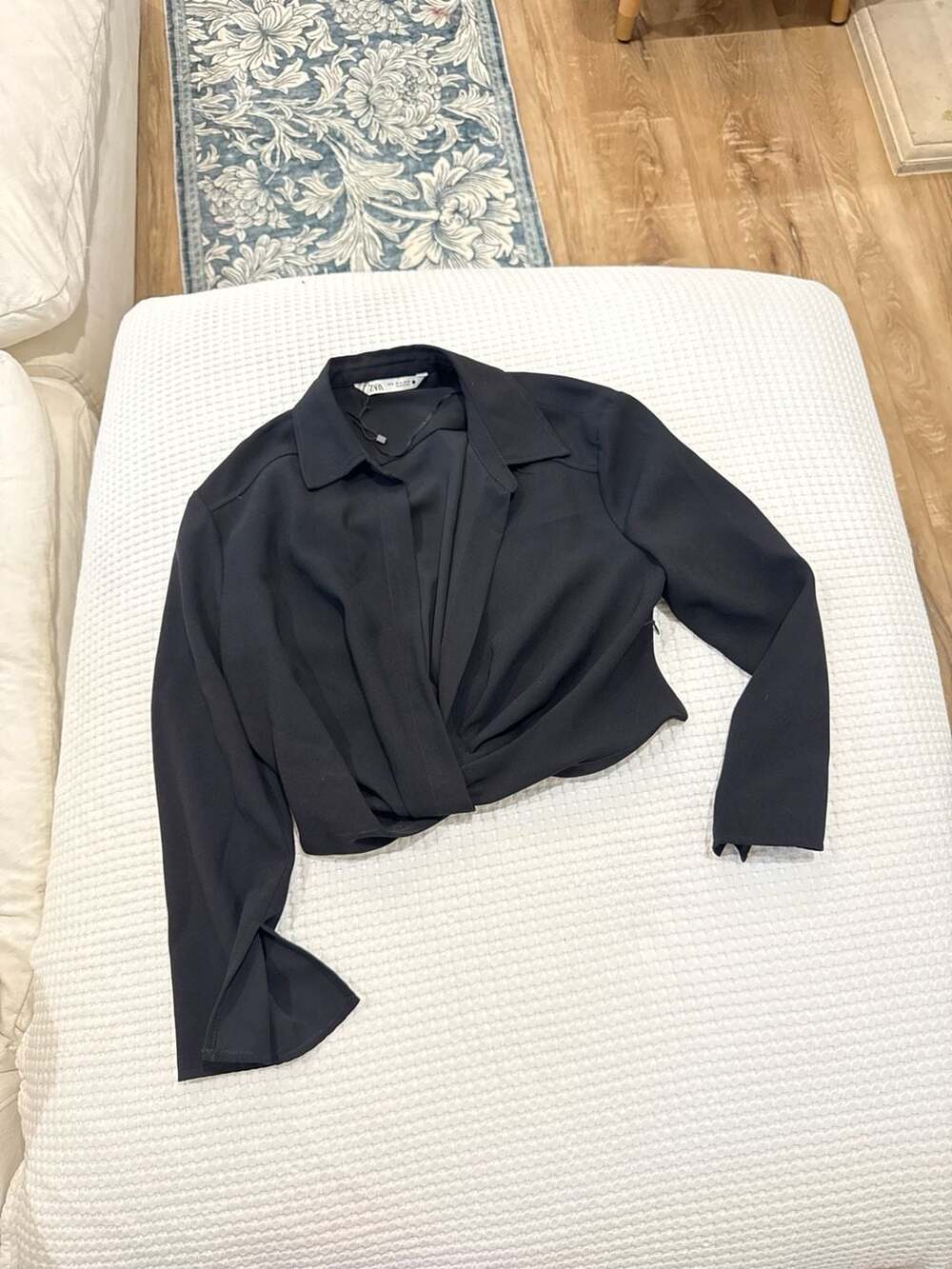 Zara Black Cropped Twist Front Long Sleeve Shirt Size M